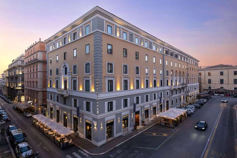 Ein Foto Golden Tulip Rome Piram