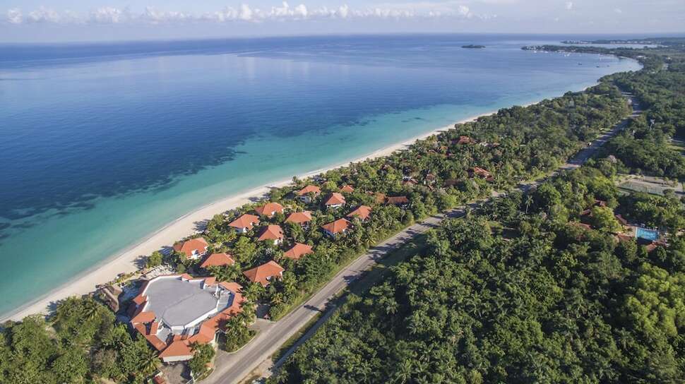 Een foto van de buitenkant van Hotel Couples Swept Away
