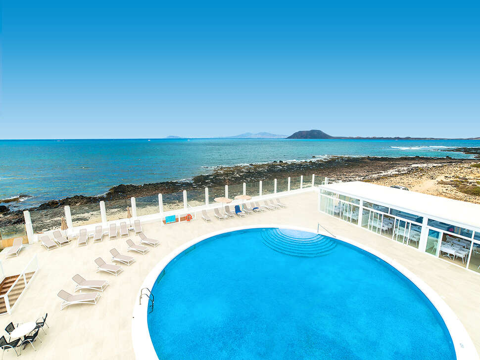 Ein Foto vom Pool im Hotel Boutique Tao Caleta Mar