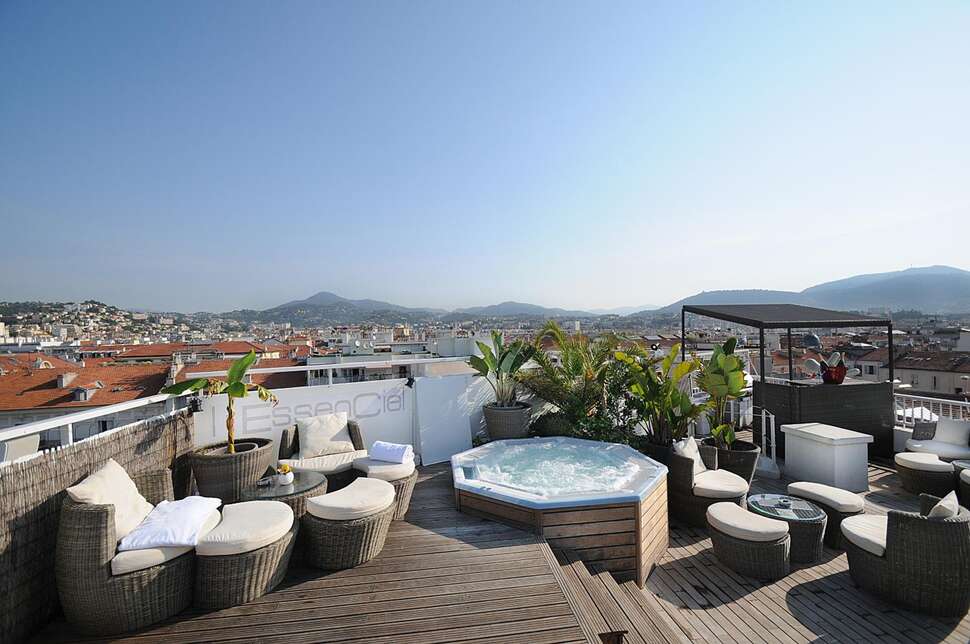 Ein Foto von der Terrasse im Splendid Hotel & Spa
