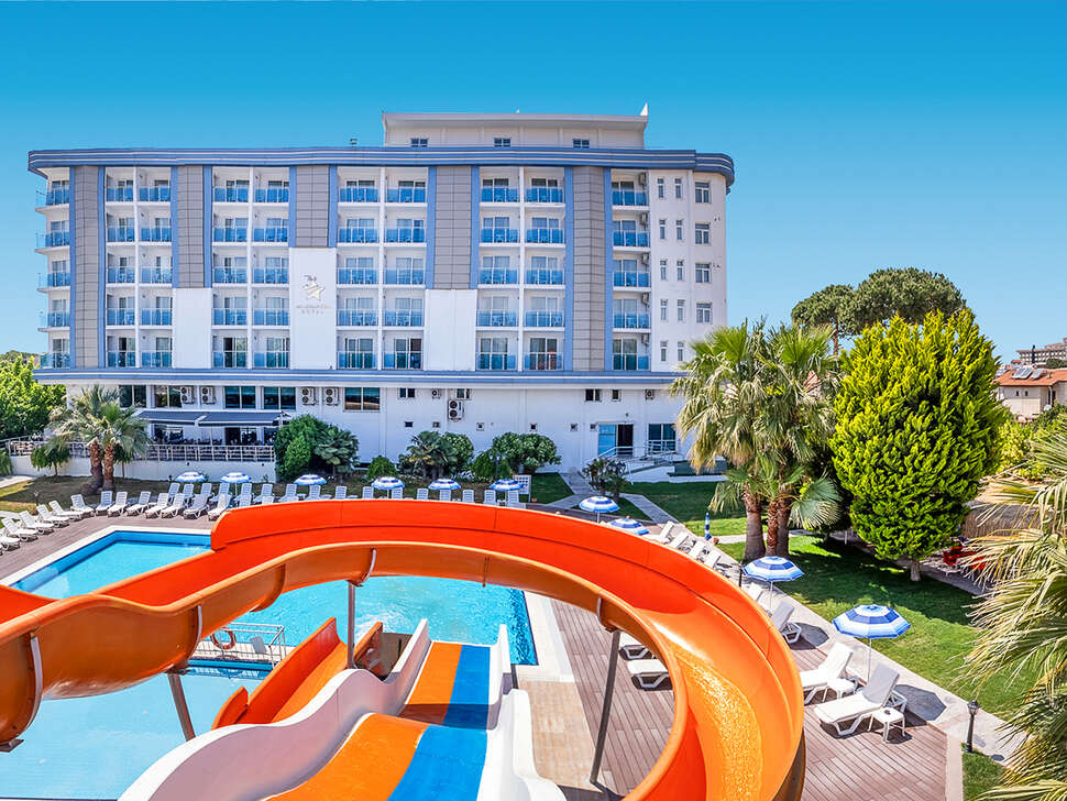 Een foto van het zwembad bij The Gap Hotel Kusadasi