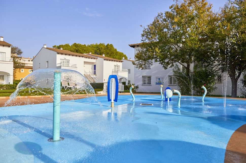 Een foto van het zwembad bij Seaclub Mediterranean Resort