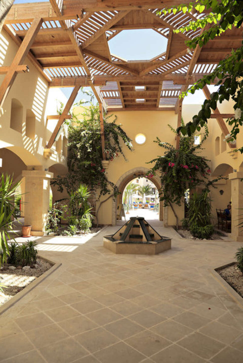 Een foto van de buitenkant van The Three Corners Rihana Resort