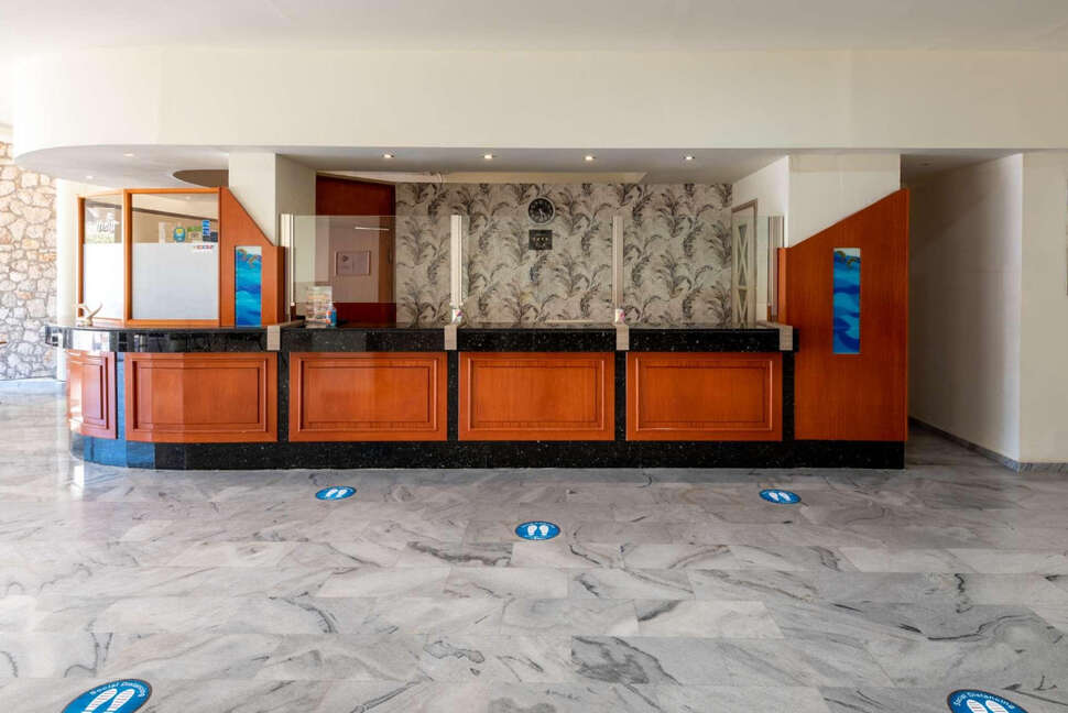 Een foto van het interieur van Delfinia Resort