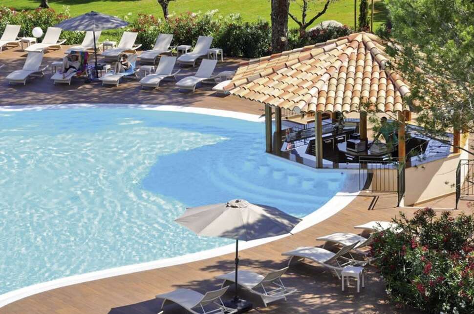 Een foto van het zwembad bij Residence Salina Bay