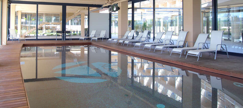 Een foto van het zwembad bij Ohtels Les Oliveres