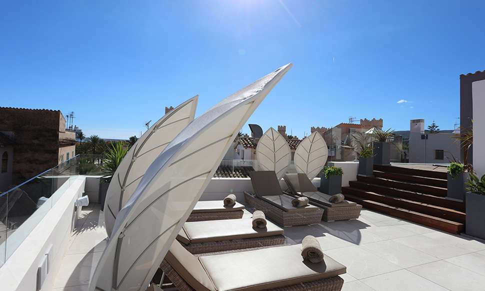Ein Foto von der Terrasse im Bo Hotel