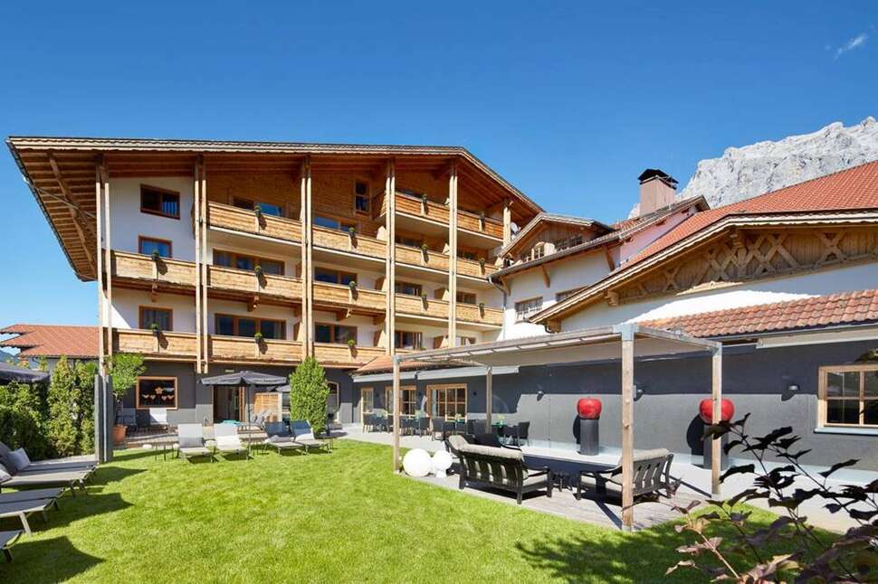 Een foto van het interieur van Hotel Der Grüne Baum