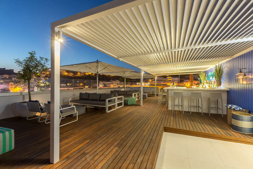 Een foto van het terras bij Hotel Baltum