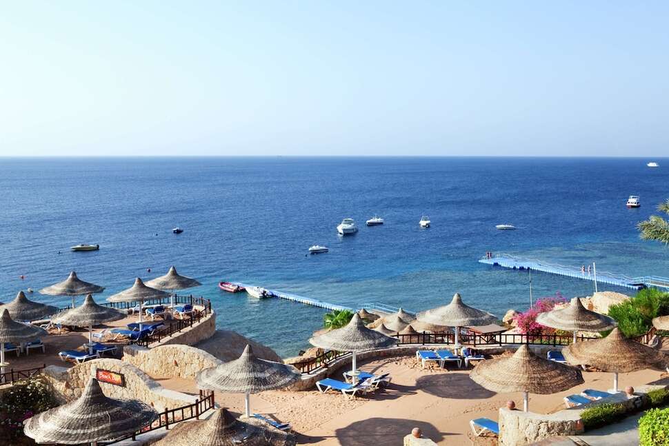 Een foto van het strand bij DoubleTree by Hilton Sharm El Sheikh Sharm Bay