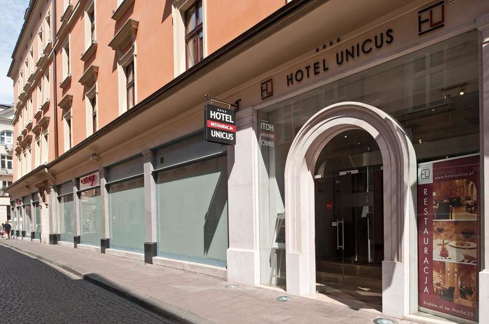 Een foto van de buitenkant van Hotel Unicus