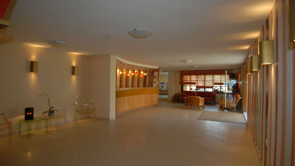 Een foto van het interieur van Hotel Eva Beach