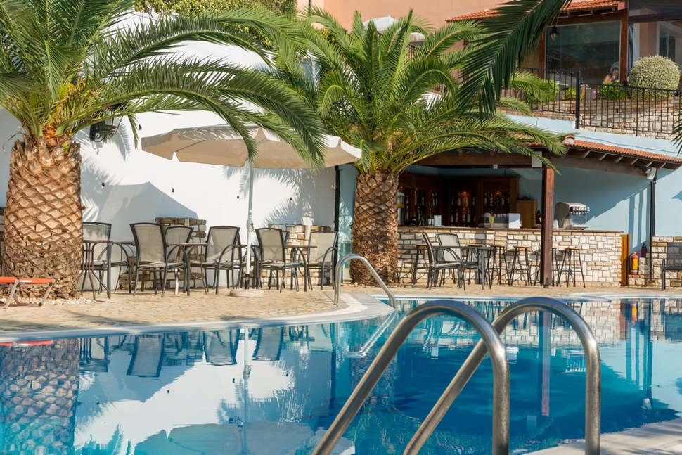 Ein Foto vom Pool im Lido Corfu Sun Hotel