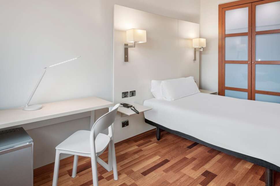 Een foto van B&B Hotel Granada Estacion