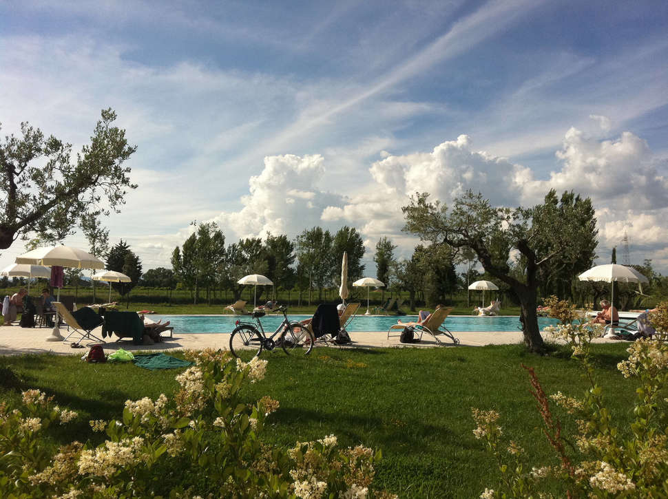 Een foto van het zwembad bij Hotel Valle di Assisi Resort