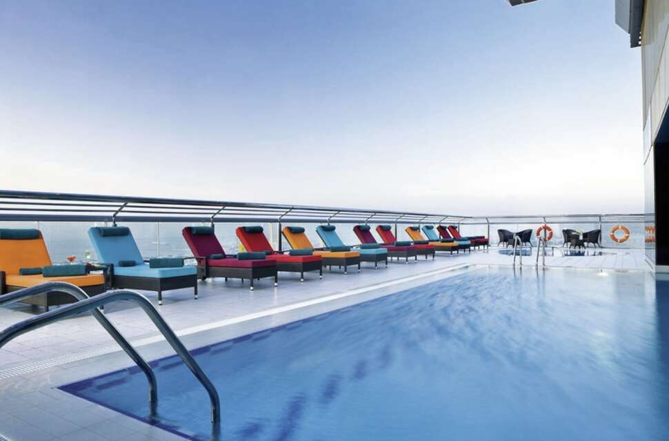 Een foto van het zwembad bij Four Points by Sheraton Sheikh Zayed Road