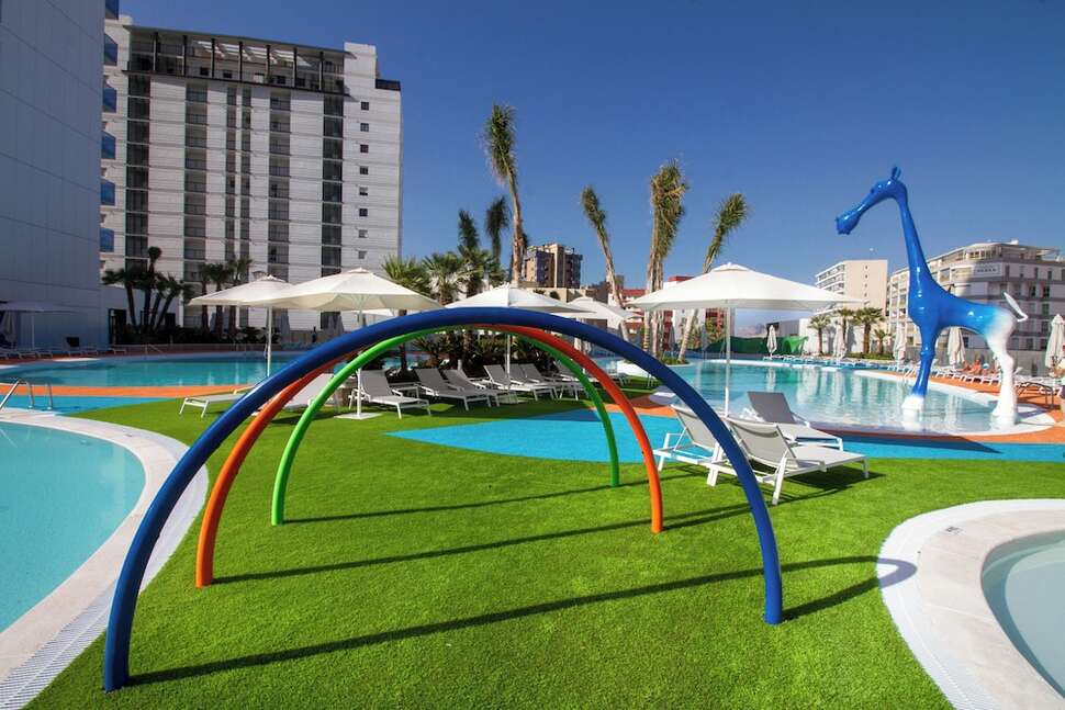 Een foto van het zwembad bij Estimar Calpe Suitopia 3 &Three