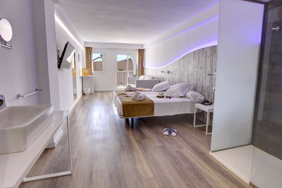 Een foto van R2 Bahia Cala Ratjada Design Hotel