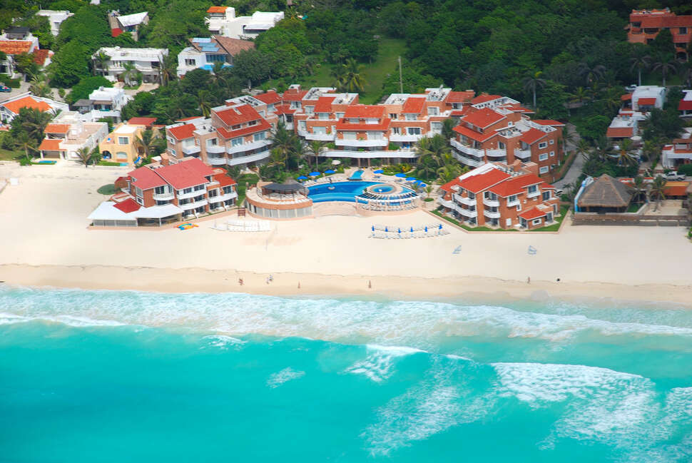 Ein Foto von der Außenansicht des Sunset Fishermen Beach Resort