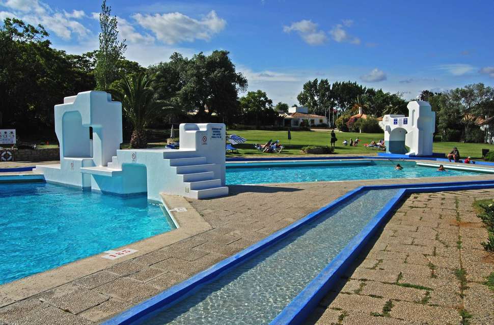 Een foto van het zwembad bij Pedras d'el Rei Resort