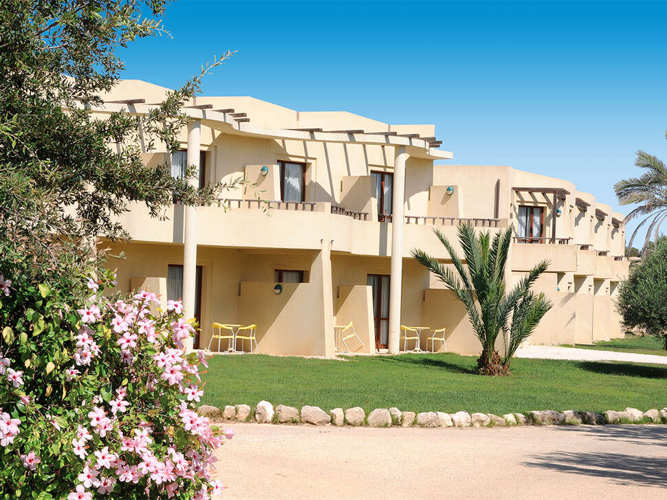 Een foto van de buitenkant van VOI Arenella Resort