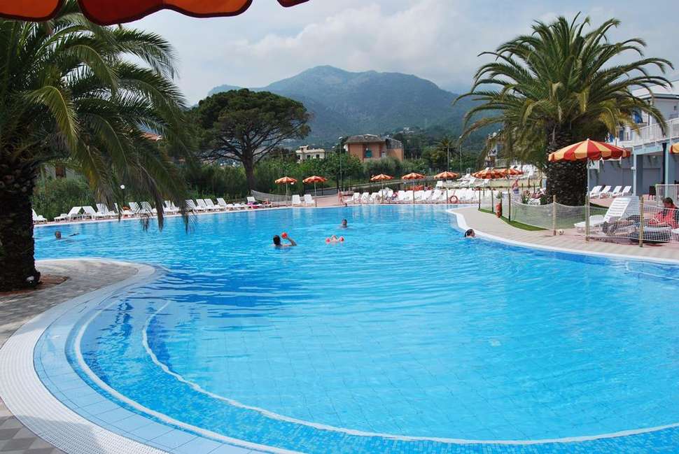 Een foto van het zwembad bij Ai Pozzi Village Spa Resort