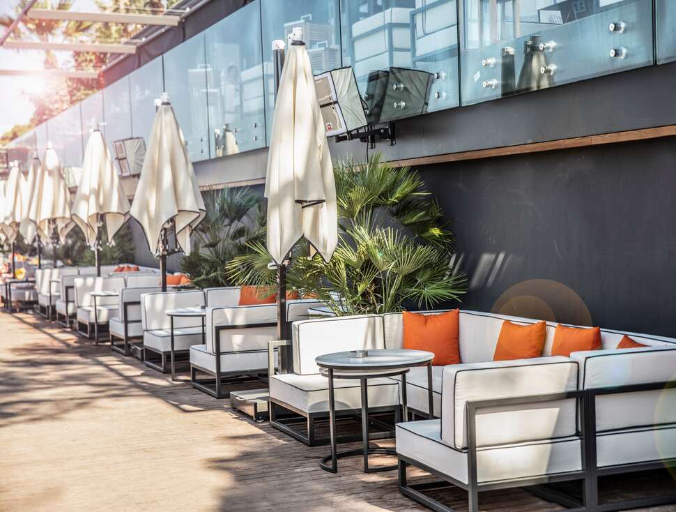 Een foto van het terras bij Unique Lifestyle Hotel