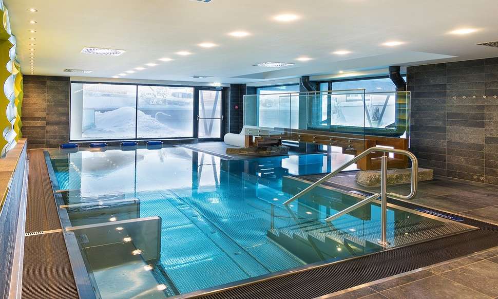 Een foto van het zwembad bij Alpinresort Sport & Spa