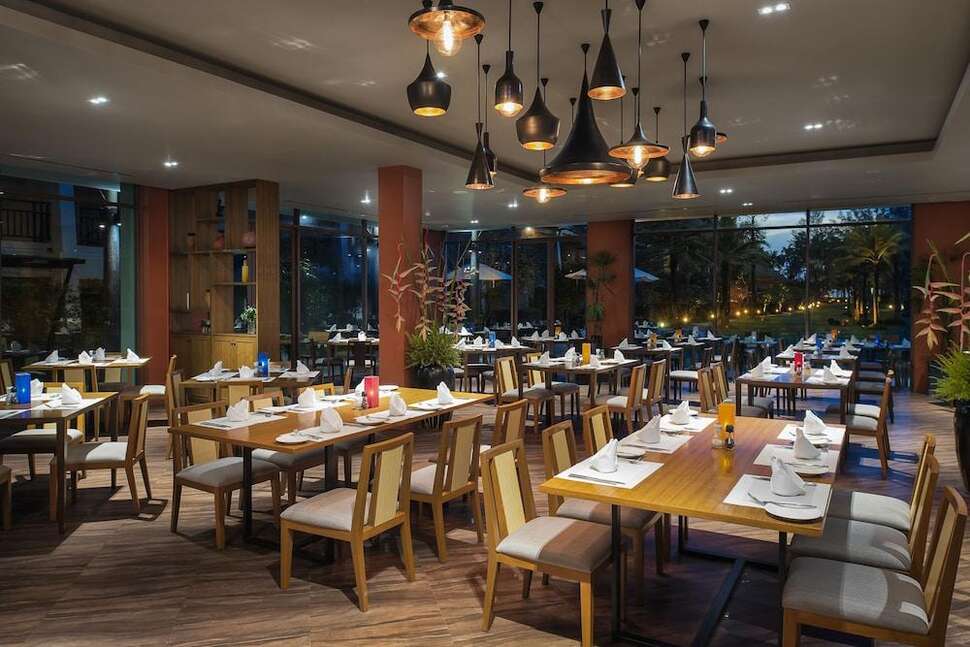 Een foto van Outrigger Khao Lak Beach Resort