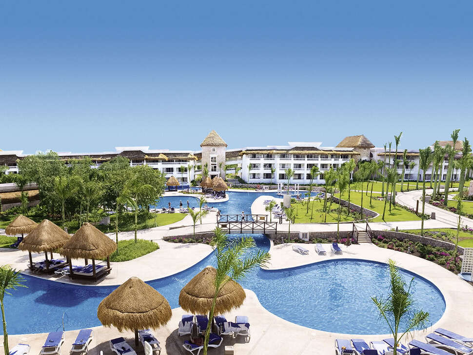 Een foto van het zwembad bij Grand Sunset Princess All Suites & Spa Resort