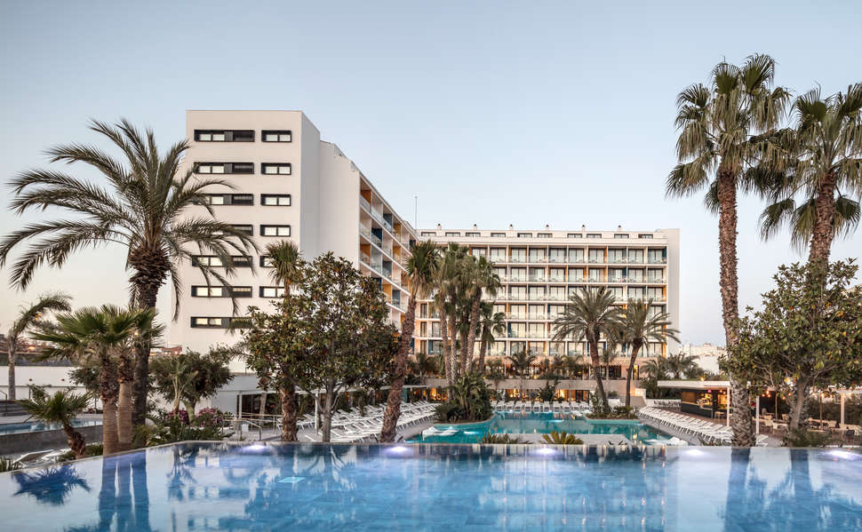Een foto van het zwembad bij Aqua Hotel Silhouette & Spa