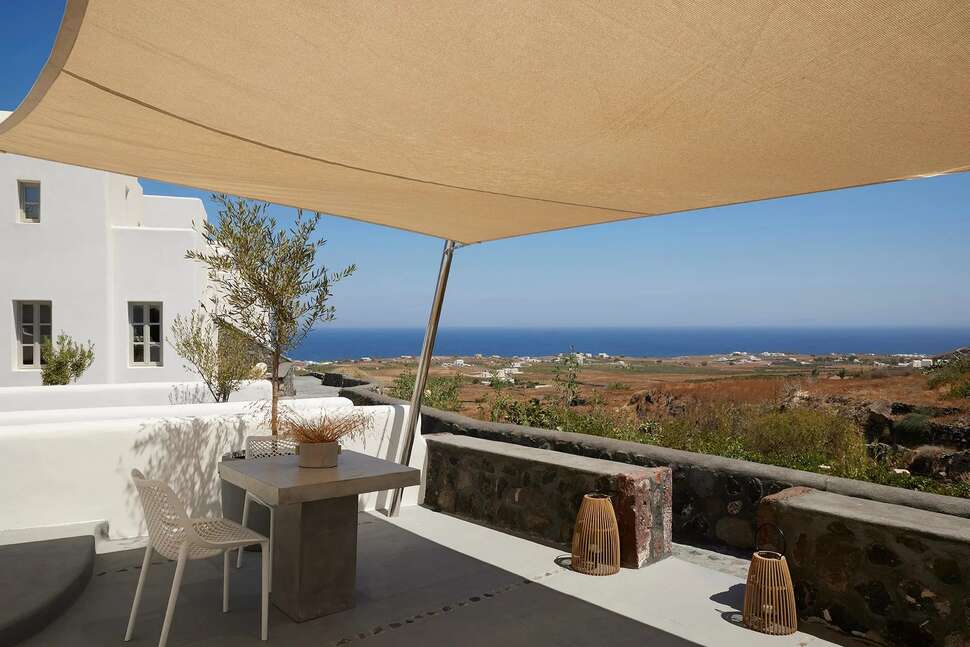 Een foto van Danae Suites Santorini