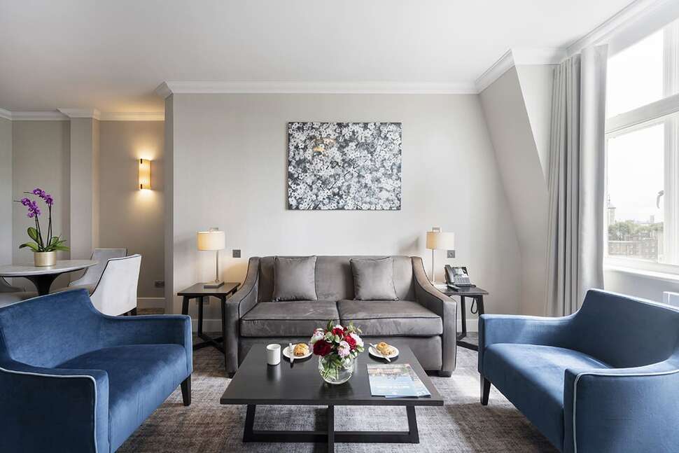 Ein Foto Tower Suites by Blue Orchid Hotels