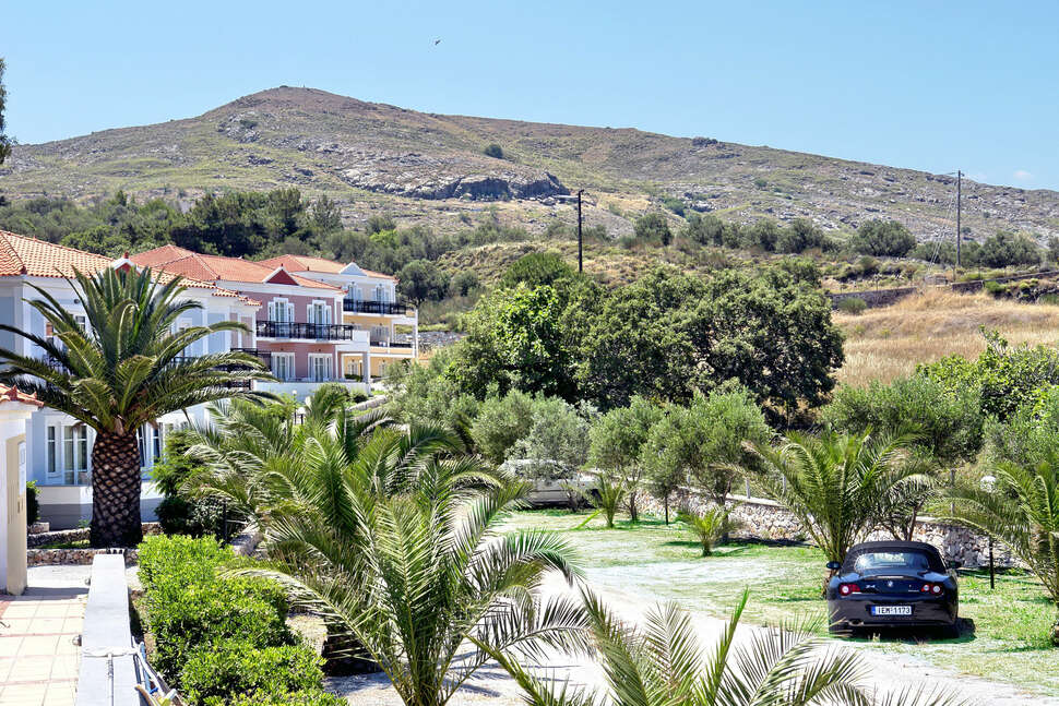 Een foto van de buitenkant van Panselinos Hotel