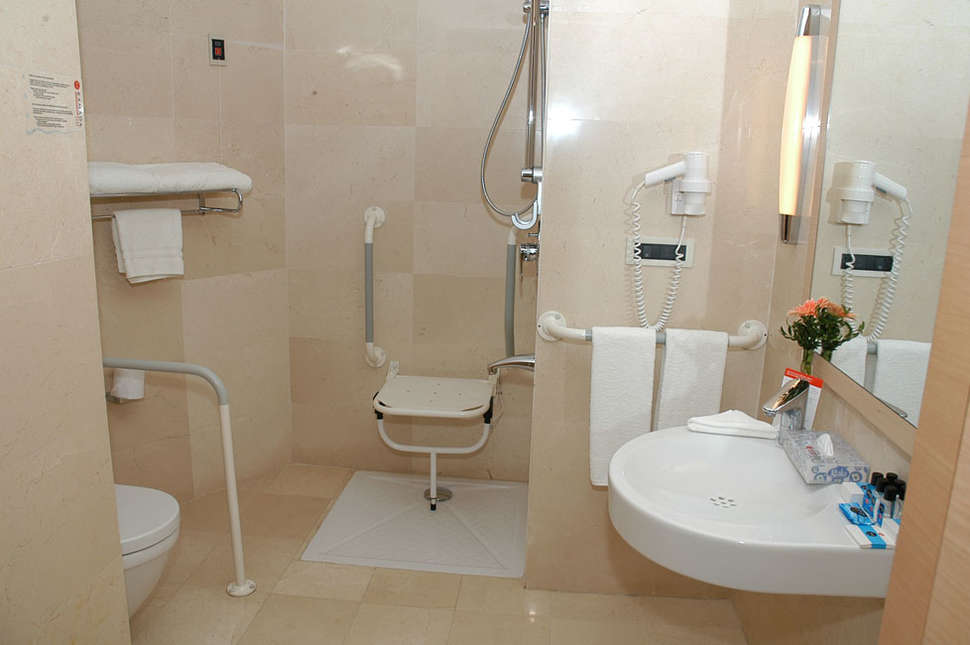 Ein Foto Ramada Plaza By Wyndham İstanbul City Center