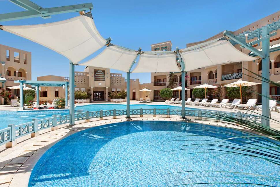 Een foto van het zwembad bij Mosaique El Gouna Hotel