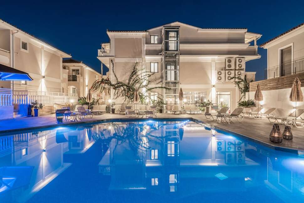 Een foto van het zwembad bij Tzante Hotel