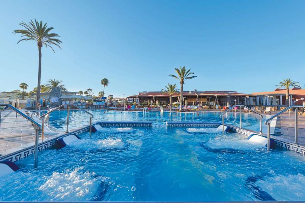 Een foto van het zwembad bij HD Parque Cristobal Gran Canaria