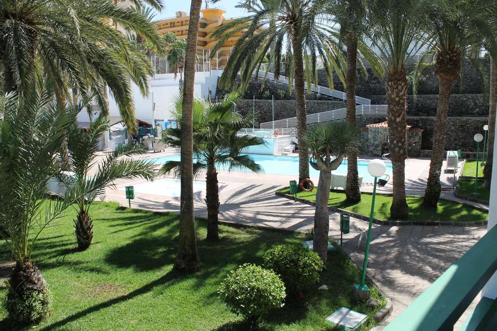 Een foto van het terras bij Appartementen Walhalla