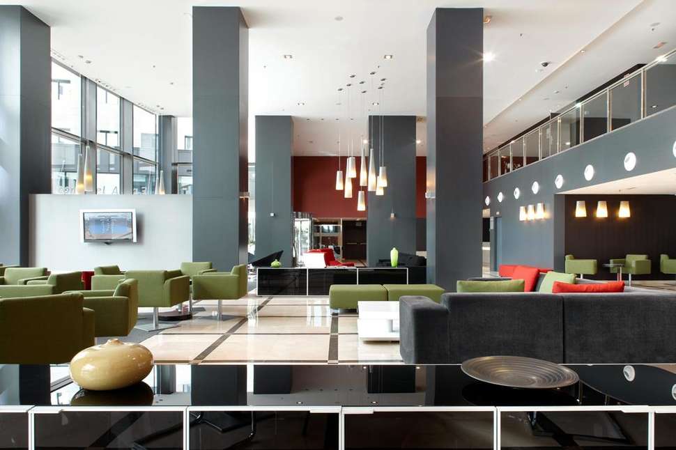 Een foto van het interieur van Hotel Ilunion Aqua 4