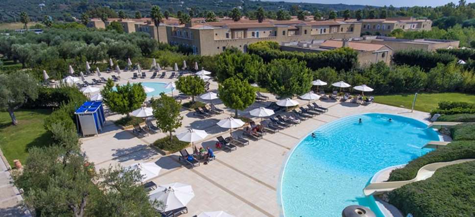 Een foto van het zwembad bij Vivosa Apulia Resort