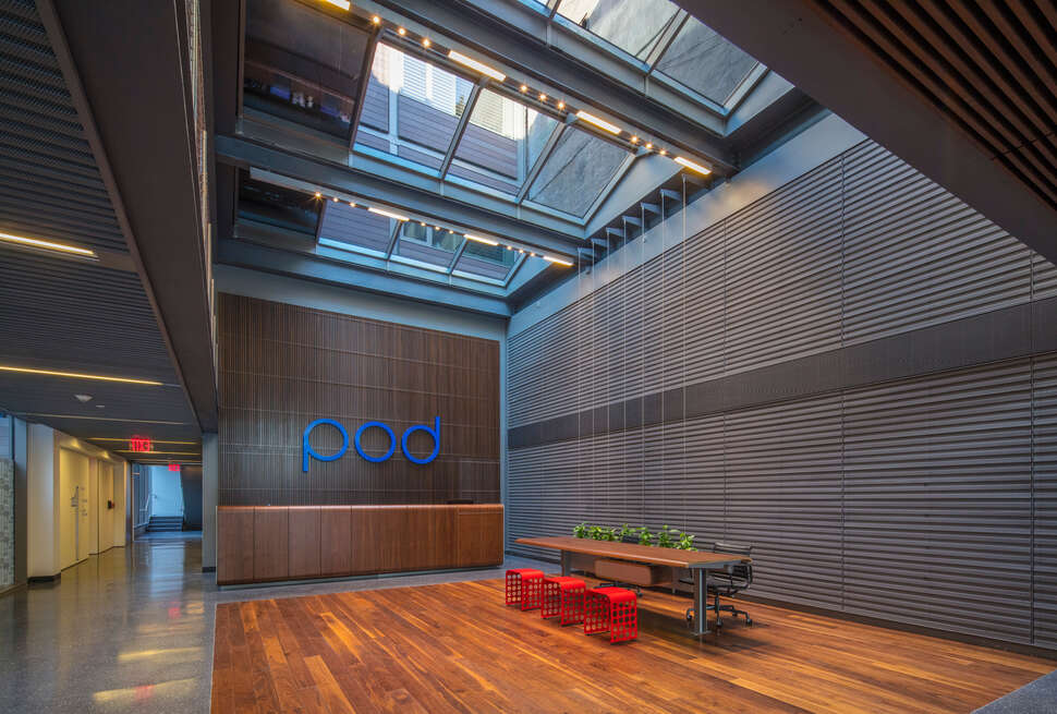 Een foto van het interieur van Pod Brooklyn Hotel