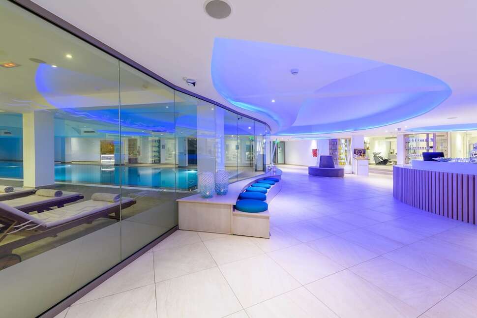 Een foto van de faciliteiten bij Asterias Beach Hotel