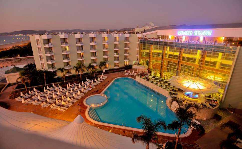 Een foto van het zwembad bij Grand Belish Resort & Spa