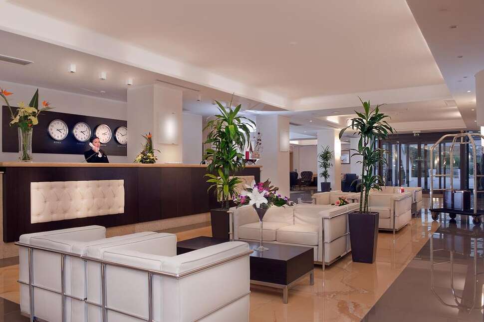 Een foto van het interieur van Cardinal Hotel St. Peter