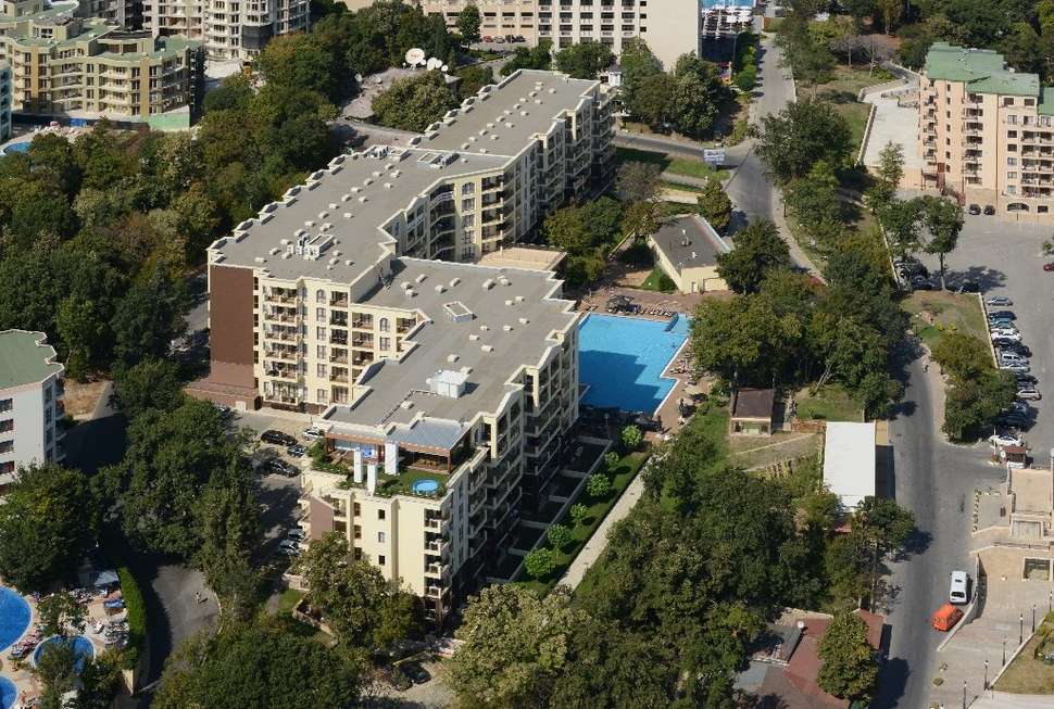Een foto van de buitenkant van Aparthotel Golden Line