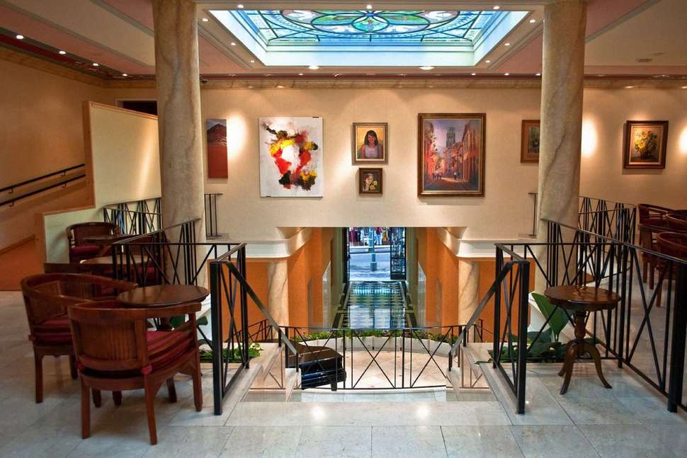 Een foto van het interieur van Aparthotel RF Astoria