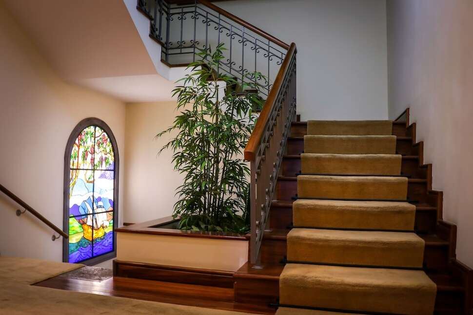 Een foto van het interieur van Camoes Hotel