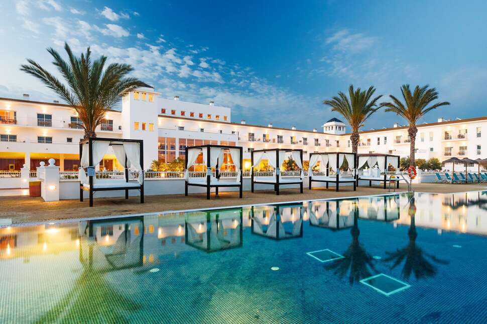 Ein Foto vom Pool im Garden Playanatural Hotel & Spa