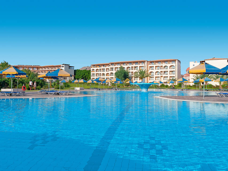 Een foto van het zwembad bij Myrina Beach Hotel